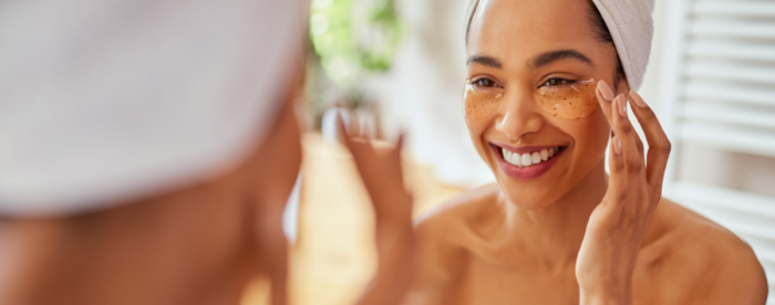 silm&auml;nymp&auml;rysihon hoitotutiineja on mm. silm&auml;nalusnaamio 