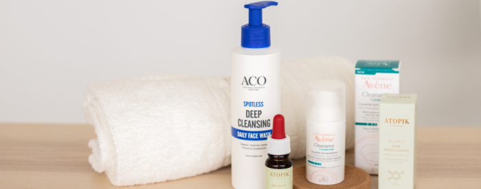 Ihonhoitoon tarkoitettuja tuotteita pöydällä