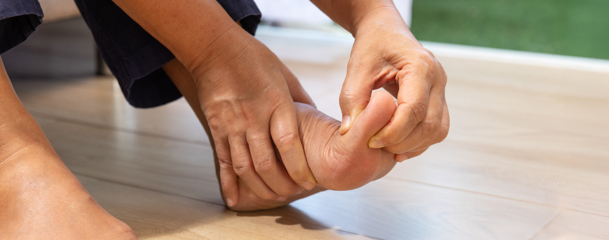 Kynsivallin tulehdus – tunnista oireet ja hoida tehokkaasti kotona