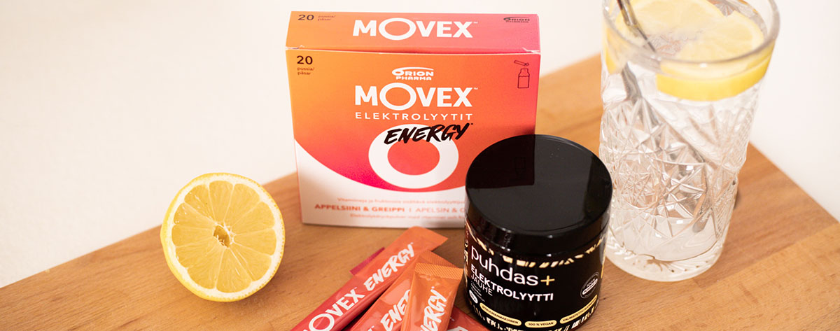 Elektrolyyttijuomajauheita pöydällä